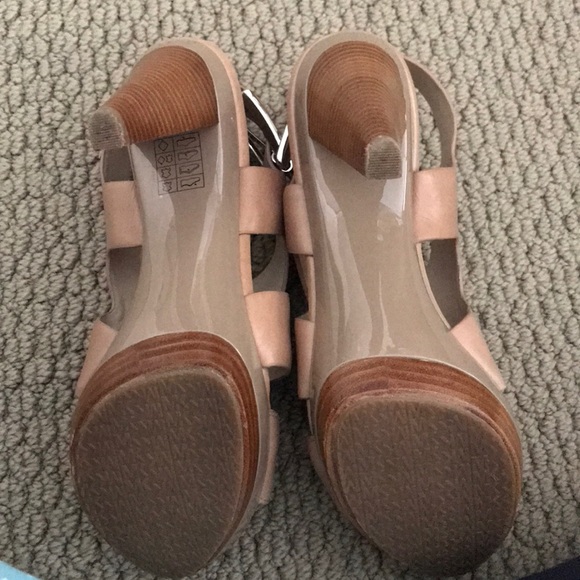 MICHAEL Michael Kors Leather Platform Sandal - Picture 5 of 6